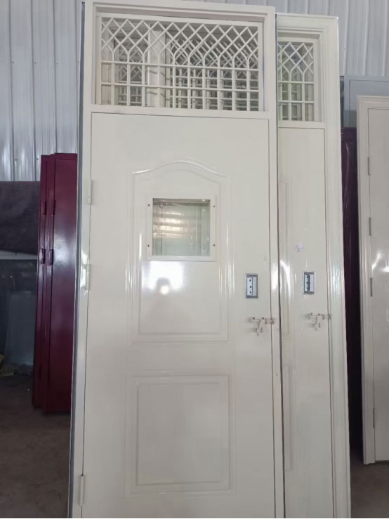 子长学校教室门