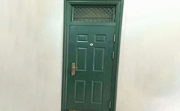 子长学校教室门